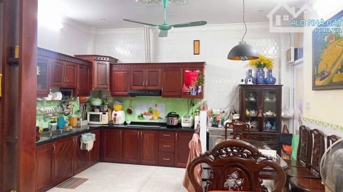 NHÀ PHƯỜNG 13 - QUẬN 10 - 4 TẦNG BTCT - 56M2 - NGANG 5.1M2 - NHỈNH 11 TỶ - 1