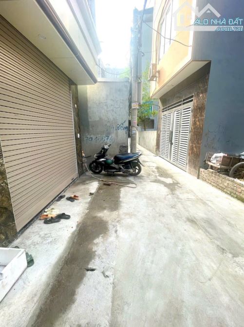 Nhà Lai Xá 34m2 5 tầng mặt tiền 4m cạnh chợ hàng xóm khu đô thị ở sướng giá 4 Tỷ 8 - 1