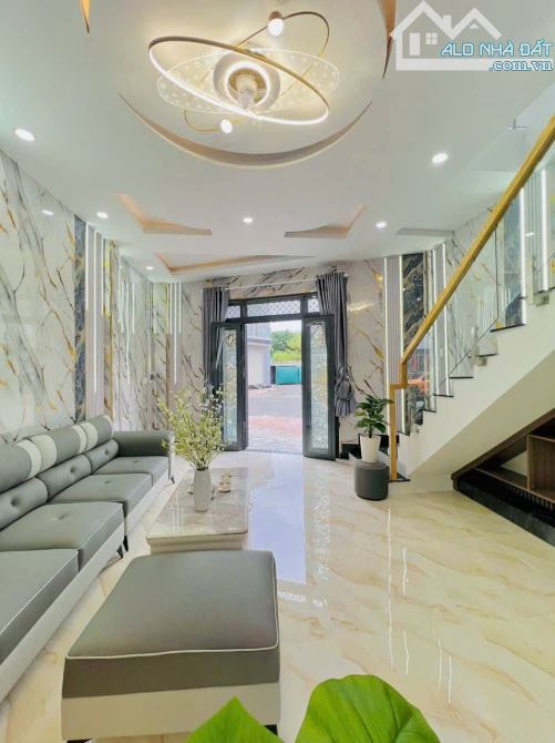 NHÀ CHÍNH CHỦ, RỘNG 120M, ĐƯỜNG XE HƠI, GIÁ CHỈ 2 TỶ 8 NGAY TRUNG TÂM THỦ DẦU MỘT. - 1