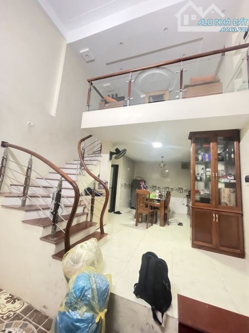 CẦN BÁN NHÀ 6 TẦNG 40m mặt tiền 5m - MỘT NHÀ RA PHỐ - 1