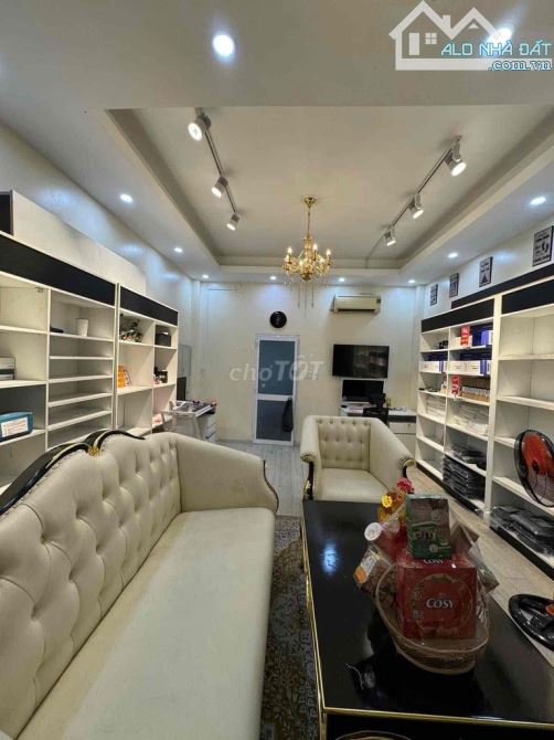 NHÀ ĐANG KINH DOANH 36TR/TH ĐƯỜNG PHAN VĂN TRỊ, QUẬN 5- GIÁ NGỘP 6TỶ960/ 67,5m2 - 4,5mx15m - 1