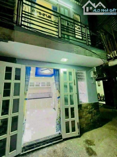 CHỈ HƠN 1 TỈ - SÁT TÂN BÌNH - SỔ RIÊNG - 2PN - CẠNH KÊNH TÂN HÓA - HẺM THÔNG - DTSD 30M2 - 1