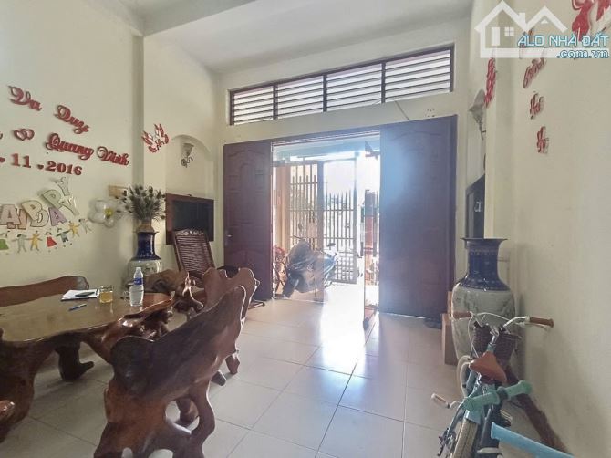 Bán gấp nhà đẹp ở ngay MTKD Bến Bình Đông, xe hơi ngủ nhà, 82m2, SHR, chỉ 16.5 tỷ. - 1