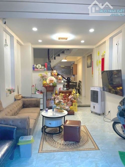 Hẻm xe hơi Thông Tô Hiến Thành. Q10. Gần 70m2. 5 tầng. 6PN. ST. Giá 13.2 tỷ. - 1