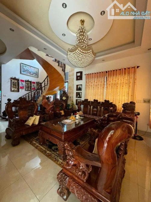 BIỆT THỰ LÔ GÓC 3 TẦNG - DT 1188M² (NGANG 21M) FULL THỔ CƯ- ĐƯỜNG 339, PHƯỚC LONG B - 1