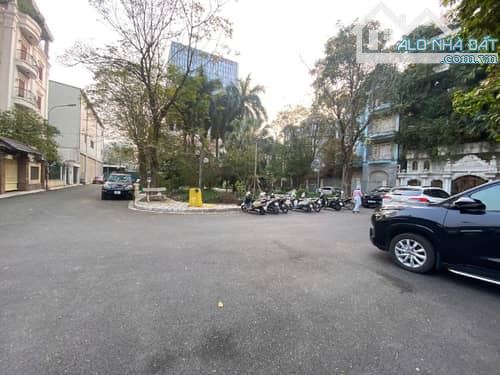 Bán Biệt Thự Vườn Đào 368m2, 4 tầng, mặt tiền 21m, full nội thất. - 1
