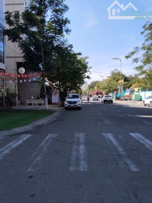 🚀🚀LÔ  ĐẤT 2MẶT TIỀN  GẦN BIỂN SÁT SÔNG HÀN , VIEW CẦU RỒNG, NGAY CHỢ ĐÊM - CAO BÁ QUÁT D - 1