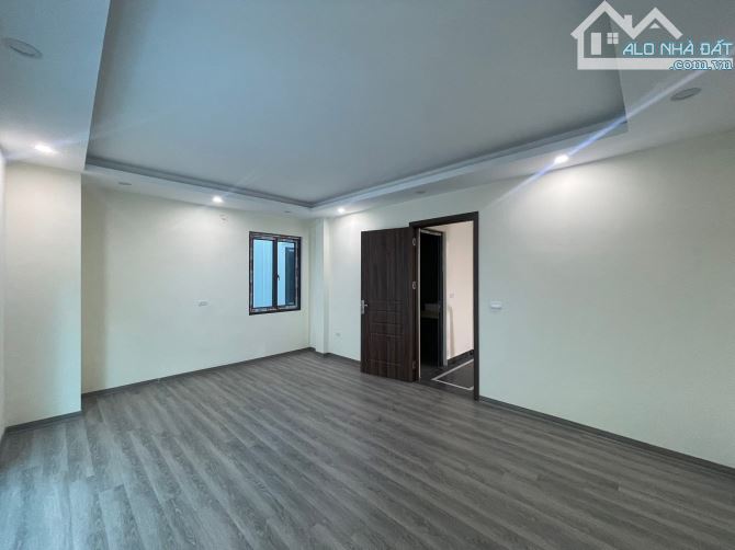 Bán nhà riêng tại Đông Tác, 7,9 tỷ, 34m2 x 5 Tầng, Đống Đa. Lô góc, ngõ thông, kdoanh nhỏ - 1