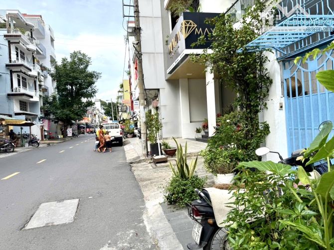 BÁN NHÀ HẺM Ô TÔ HÒA HẢO – P.5, Q.10 – 3 LẦU – 8.6 TỶ – GẦN SVĐ THỐNG NHẤT - 1