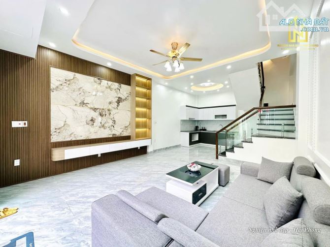 🌳Cần bán nhà 3 tầng ngõ 261 Trần Nguyên Hãn - Lê Chân, sân cổng riêng 46m² giá 2,86 tỷ - 2
