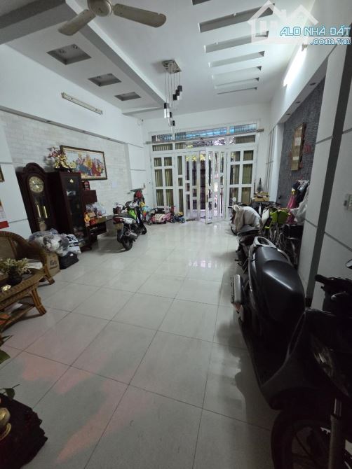 NHÀ MẶT TIỀN VIEW CÔNG VIÊN KHU TÊN LỬA,NGANG 5M 100M2(5x20),4PN,4 TẦN - 2
