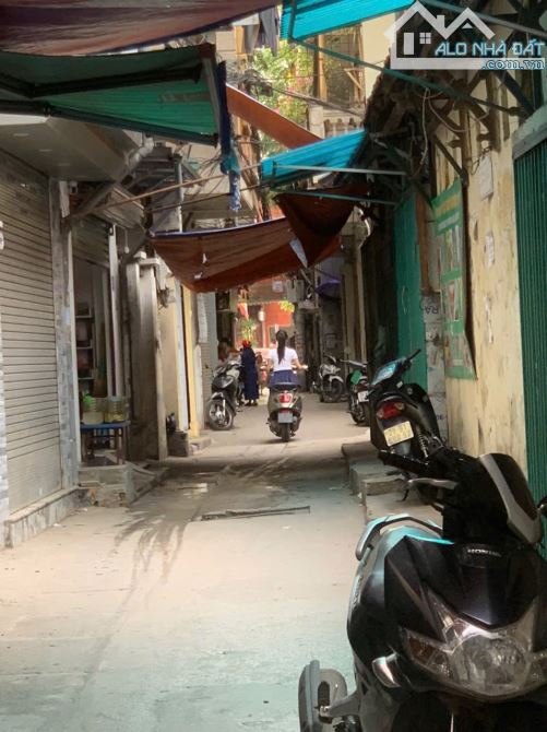 CHỦ VỠ NỢ MUỐN BÁN GẤP - NHÀ 2 TẦNG CŨ - ĐỘI CẤN- DT;70 MÉT- -GIÁ CHỈ 12 TỶ- CÓ THƯƠNG LƯỢ - 2