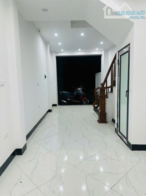 BÁN GẤP NHÀ MỚI GẦN GA NHỔN ,ĐH CÔNG NGHIỆP ,ĐƯỜNG VÀNH ĐAI 3,5  Ô TÔ ĐỖ GẦN DT 36M2 - 2