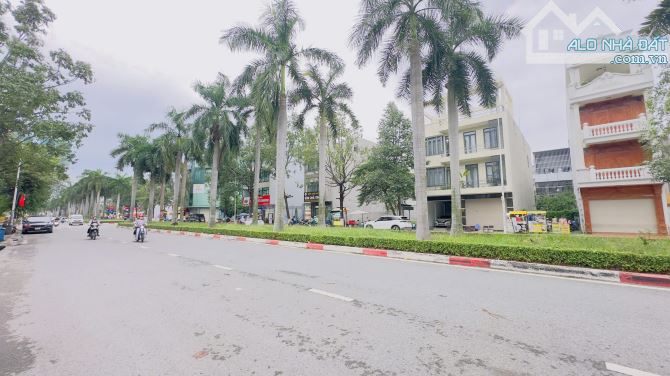 Đất mặt tiền GS1 khu Big C Go Dĩ An, 108m ngang 4,5m full thổ cư, 2497 - 2