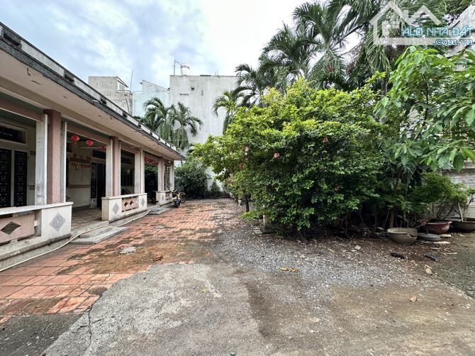 Đất 23 x 37 đường Trương Thị Hoa, 850m2 full thổ cư, kế bên Gò Vấp - 2