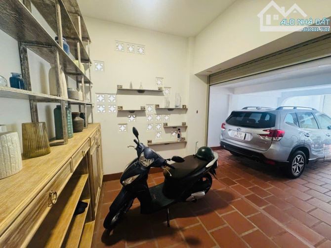 Nhà 3 tầng sân vườn + gara ô tô ngay mặt tiền Linh Đông vành đai 2 Phạm Văn Đồng DT 8x19 - 2