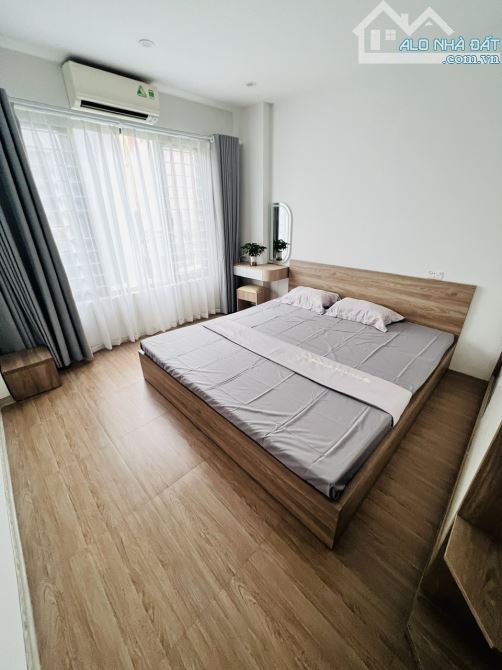 BÁN NHÀ BÁT KHỐI LONG BIÊN-NGÕ THÔNG-NHÀ DÂN XÂY- Ô TÔ NHỎ ĐỖ CỬA-5,6 TỶ - 2