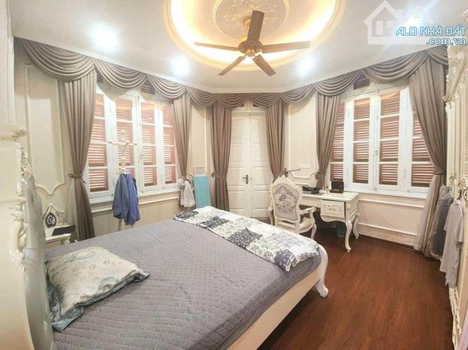 MẶT PHỐ VĨNH PHÚC BA ĐÌNH. DT 60M* 6T* 30.x TỶ - VỈA HÈ - Ô TÔ TRÁNH - KINH DOANH - 2