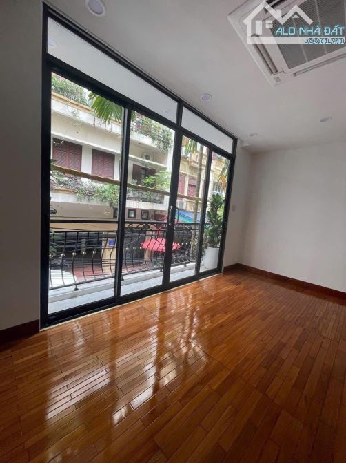 Bán gấp nhà Mạc Thái Tổ, dt68m2, 7 tầng, Phân lô ô tô tránh, có thang máy - 2