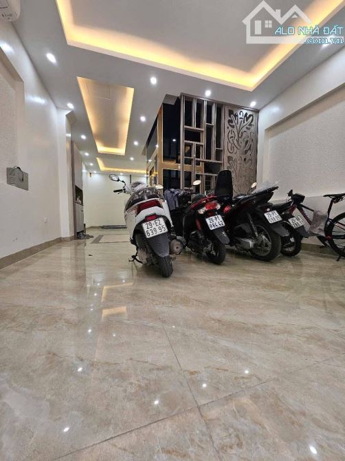 Bán nhà Mạc Thái Tổ - Cầu Giấy DT 70m2, 7 tầng, mt5m, nhỉnh 33 tỷ - 2
