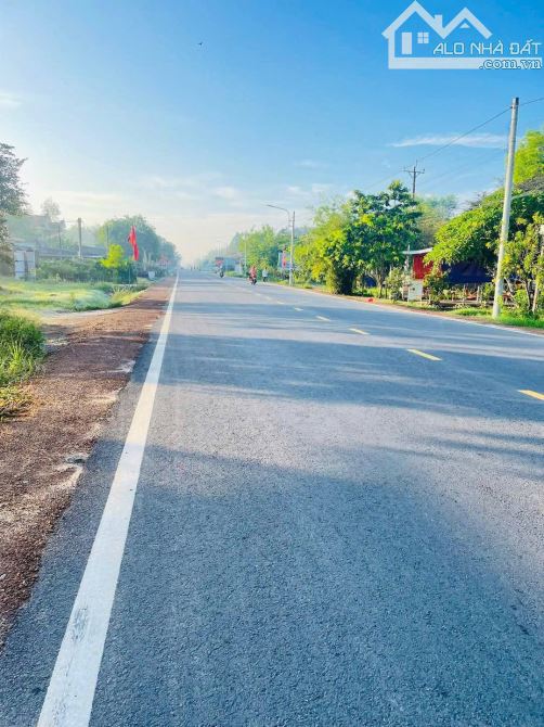 ĐẨT RỘNG 120M, MẶT TIỀN, NGAY THỊ TRẤN BẾN LỨC. - 2