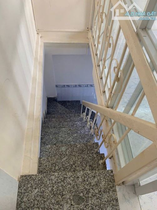 Bán nhà trọ thu nhập 92tr dt 15x22, vuông vức đường 6m thông Lê Đức Thọ F6 giá 30 tỷ - 2