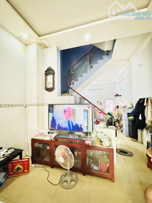 Ngộp Bán Gấp Giá Rẻ Nhà HXT đỗ cửa đường mã lò Bình Tân 4mx20m 4 Tầng chỉ 6.3 Tỷ - 2