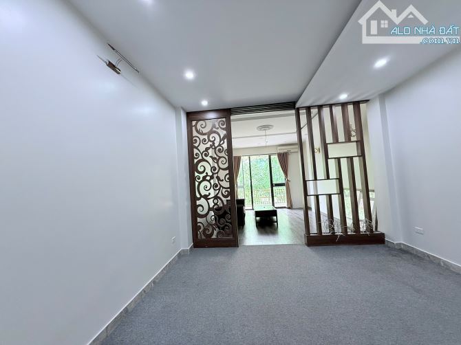 Cho thuê nhà mới thông sàn thang máy đường ô tô tránh ngõ 152 Võ Chí Công. 70m x 6t, mt 5m - 2