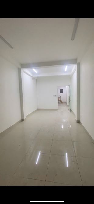 Xuất cảnh bán gấp mặt tiền Lê Đại Hành P11 Q11. DT 3,5x15m 6 tầng thang máy giá 19,5 tỷ - 2