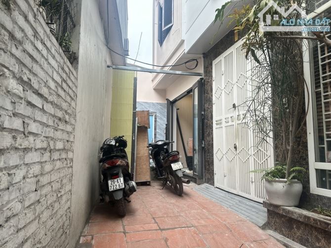 SIÊU PHẨM NGỌC THỤY.NHÀ ĐẸP DÂN XÂY. THANG MÁY. FUN NỘI THẤT. DT: 45M . 4 TẦNG. GIÁ HƠN 8 - 2