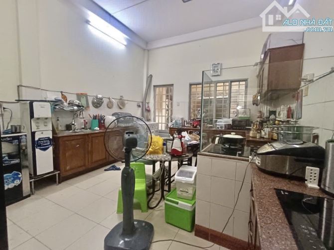 Bán gấp nhà đẹp ở ngay MTKD Bến Bình Đông, xe hơi ngủ nhà, 82m2, SHR, chỉ 16.5 tỷ. - 2