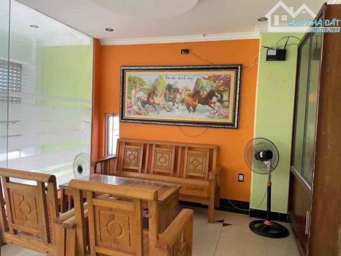 Chính chủ bán nhanh khách sạn 6 tầng đường Nguyễn Đức Thuận doanh thu 60tr/thang - 2