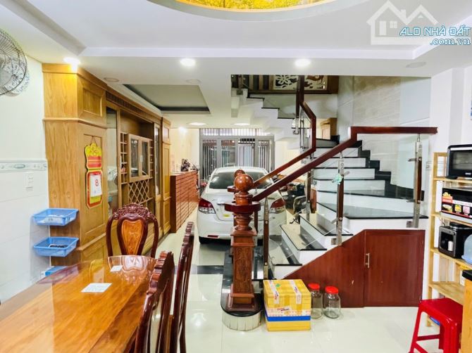 ÔTÔ NGỦ TRONG NHÀ - 5 TẦNG MỚI - 4X16M - KHU VIP CAO TẦNG  - GẦN EMART - GIÁ 6.X TỶ - 2
