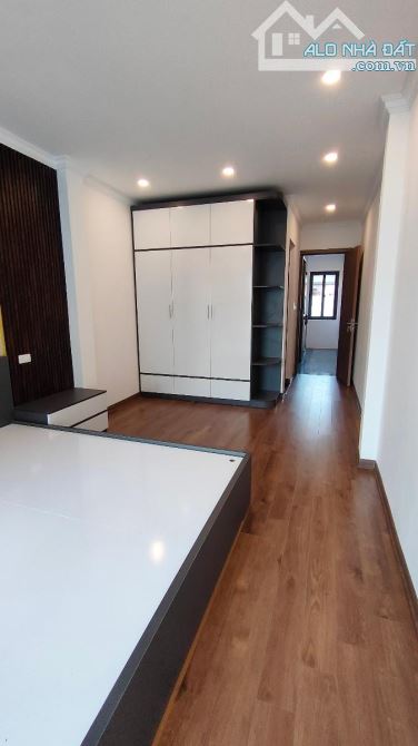 THẠCH BÀN – NHÀ 6 TẦNG MỚI TINH – OTO 4 CHỖ VÀO NHÀ – THANG MÁY XỊN – 7,9TỶ! - 3