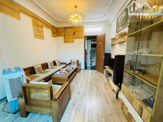 Hottt! Bán Nhà phố Nguyễn Chí Thanh Đống Đa 60m2 5 tầng mt 4.1m - 3