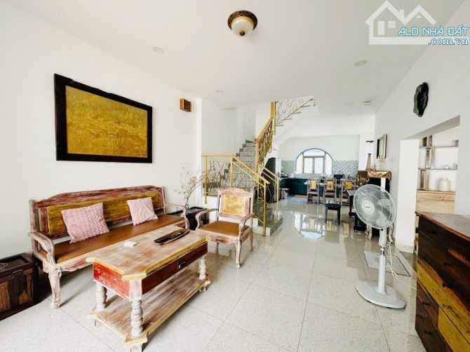 Nhà 3 tầng sân vườn + gara ô tô ngay mặt tiền Linh Đông vành đai 2 Phạm Văn Đồng DT 8x19 - 3