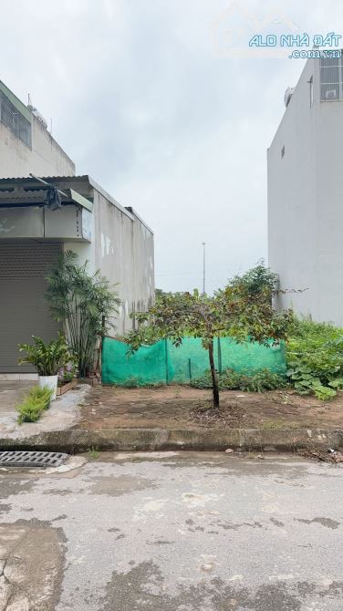 Trục Chính DV Cổng Đồng La Khê, view Công Viên. Diện tích 50 mét mặt tiền 4,2 mét 13,4 tỷ. - 3