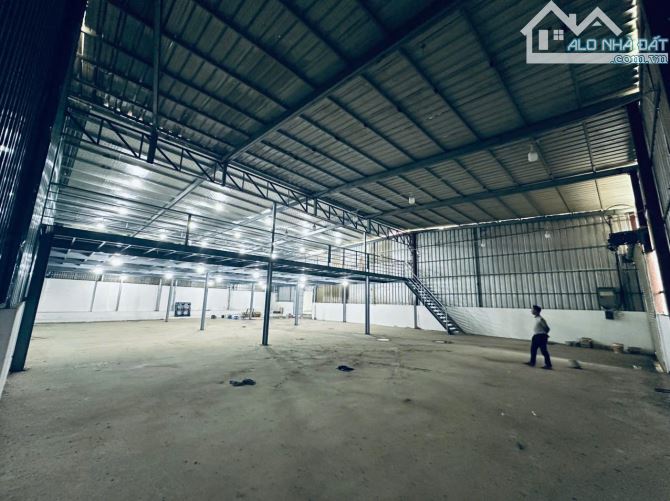 Cho thuê kho/xưởng DTSD 800m2 xa dân , sẵn VP tại Đông La, Hoài Đức. - 3