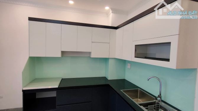 BÁN NHÀ LÔ GÓC PHỐ THẠCH BÀN LONG BIÊN 7 TỶ 40m, 6 tầng, MT 4m, Ô Tô KD, Thang máy ,Gần Hồ - 3