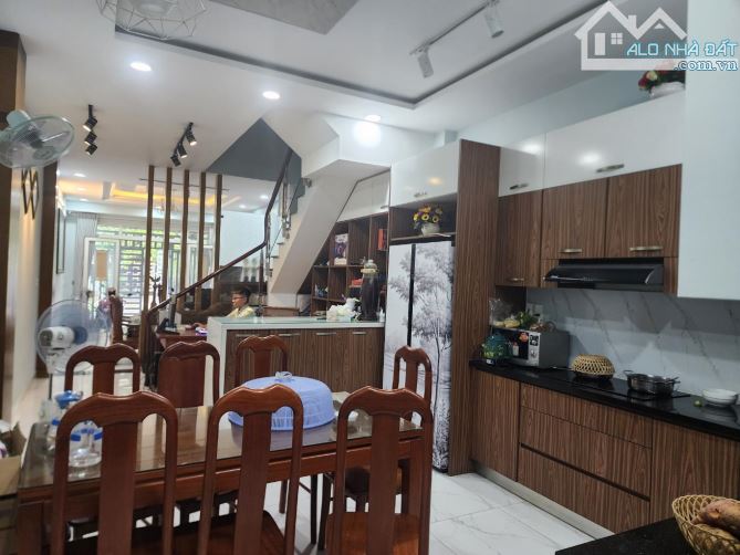 HẺM XE HƠI PHẠM VĂN HAI - 4 TẦNG NỞ HẬU - TÂN BÌNH - 3