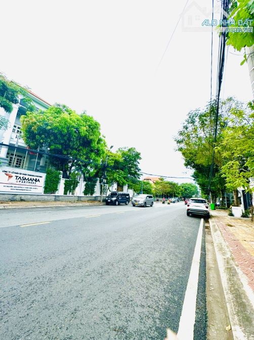Bán Đất Mặt Tiền Nguyễn Văn Hưởng,Thảo Điền,Q2 DT:877m2(30mx22m) Góc 2 Mặt Tiền Đẹp - 3
