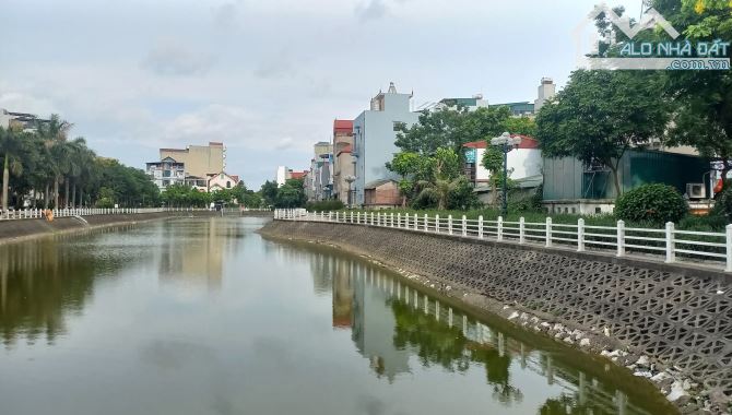 Bán nhà mặt phố Nguyễn Văn Hưởng, sau mặt Hồ, KD, 94m2, mt 7.8m, 2t, 350 triệu m2 - 3