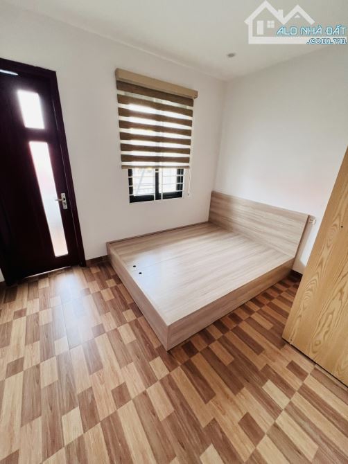 BÁN NHÀ BÁT KHỐI LONG BIÊN-NGÕ THÔNG-NHÀ DÂN XÂY- Ô TÔ NHỎ ĐỖ CỬA-5,6 TỶ - 3