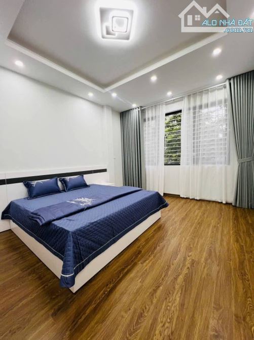 CHÍNH CHỦ CẦN BÁN NHÀ LA KHÊ 50M2 X5 TẦNG MẶT TIỀN 4M PHÂN LÔ VỈA HÈ - Ô TÔ TRÁNH - 3