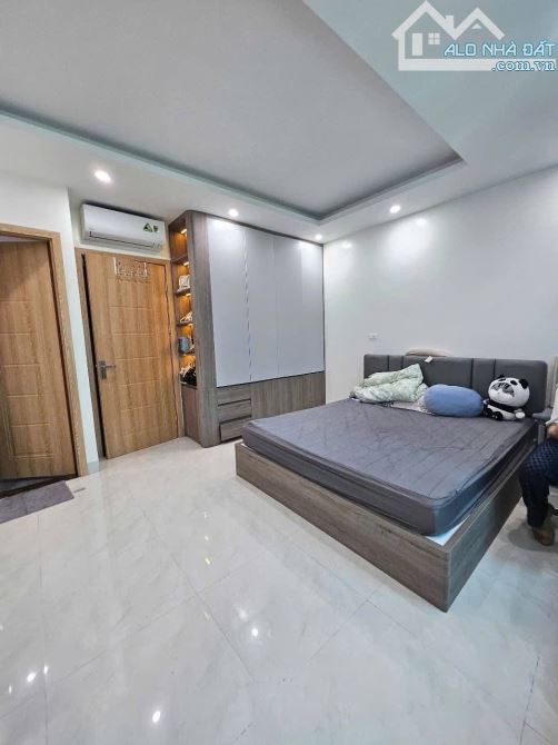 Bán nhà Mạc Thái Tổ - Cầu Giấy DT 70m2, 7 tầng, mt5m, nhỉnh 33 tỷ - 3