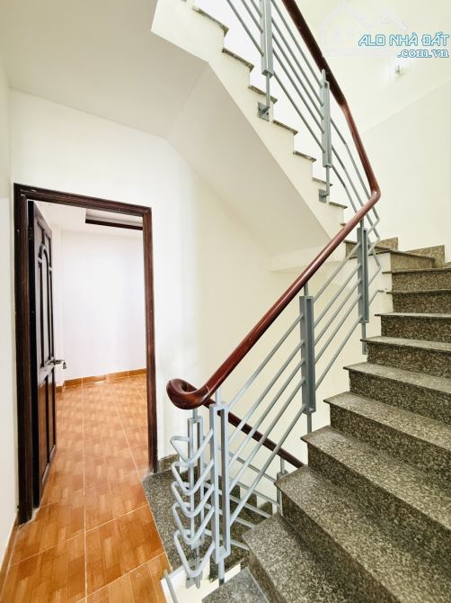 Hẻm xe hơi CMT8 P15. Q10. 40m2. 4 tầng mới. 4PN. 2ST. Chỉ 6.2 tỷ. - 3