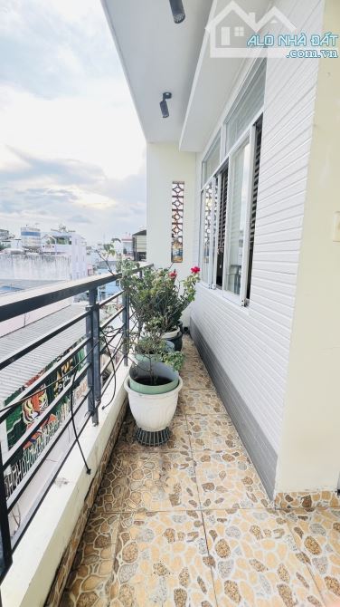 CMT8. Q10. Gần 60m2. Ngang 5m cực đẹp. 4 tầng Kiên cố 5PN. ST. Chỉ 10.x tỷ. - 3