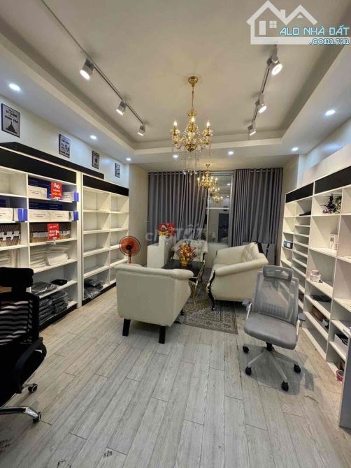 NHÀ ĐANG KINH DOANH 36TR/TH ĐƯỜNG PHAN VĂN TRỊ, QUẬN 5- GIÁ NGỘP 6TỶ960/ 67,5m2 - 4,5mx15m - 3