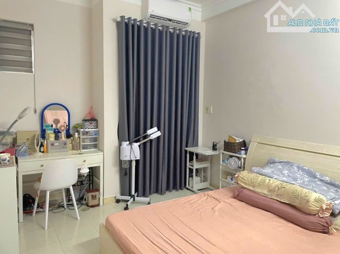 Hẻm xe hơi Thông Tô Hiến Thành. Q10. Gần 70m2. 5 tầng. 6PN. ST. Giá 13.2 tỷ. - 3