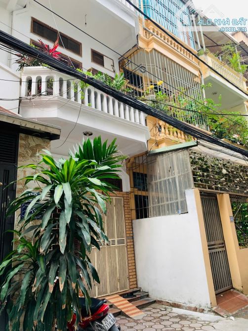 Bán nhà Khuất Duy Tiến, ngõ phân lô ô tô đỗ cửa  DT: 66 m2 x 3,5 tầng chào giá: 16,5 tỷ - 1